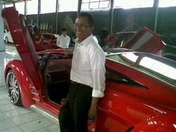 Sekali Setrum, Mobil Ferari Dahlan Tempuh 300 KM