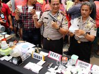 Polisi Sita Sabu dari Pabrik Narkoba Rumahan