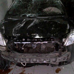 Mobil Ringsek, Jonathan Frizzy Hanya Lecet-Lecet