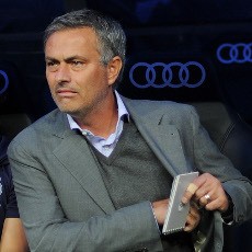 Buku Sakti & Dinding Kesalahan Andalan Mourinho