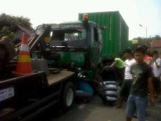 Tabrakan Beruntun Terjadi di Bogor, 1 Orang Kritis & 7 Terluka 