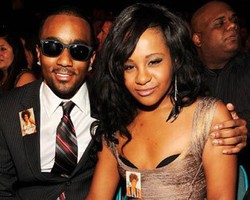 Putri & Anak Adopsi Whitney Houston Resmi Tunangan