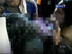 Wanita Berbikini Tabrak 7 Orang