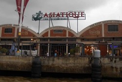 Asiatique Bangkok: Gaul Bisa, Nonton Ladyboy Juga Oke!