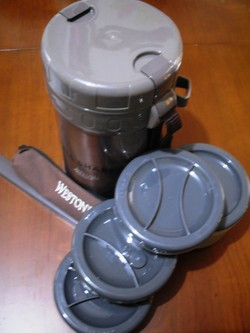 Bekal Hemat dengan Piranti Makan Bersih Higienis