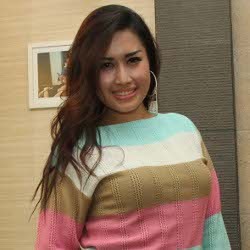 Demi Kecantikan, Melinda Cinta Satu Malam Lakukan Sulam Alis