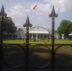 Pagar Ditinggikan, Rumah Dinas Gubernur Tetap Ramah Bagi Warga