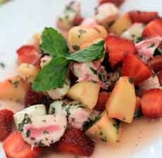 Kecut-kecut Segar Salad Buah Apel Malang