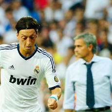 Puji Mourinho, Oezil Kritik Media Spanyol