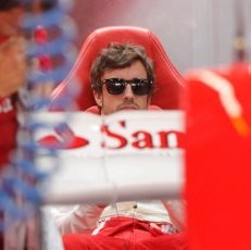 Alonso Belum Pikirkan Laju Para Rival
