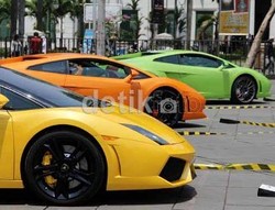 15 Lamborghini Mejeng di Kota Tua