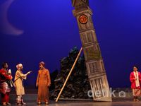 Pentas Teater Malin Kondang Bicara Korupsi