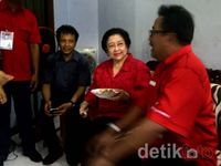 Megawati dan Rano Karno Kunjungi Warga Surabaya