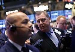 Wall Street Cerah di Akhir Pekan
