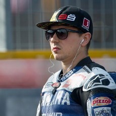 Lorenzo Komentari Perbedaan Performa di Trek Lurus