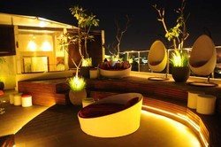 Menikmati Malam Romantis di Yogyakarta dari Atap Gedung!