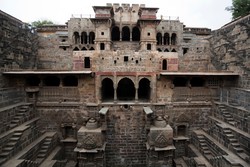 Chand Baori, Sumur Unik dengan 3.500 Anak Tangga