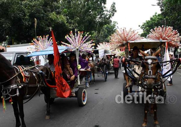 Delman Hias Ramaikan Pelantikan Jokowi-Ahok