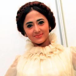 Rajin Main Film, Dewi Persik Lebih Senang Dikenal Sebagai Penyanyi 