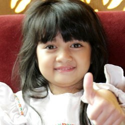 Afiqah Ompong Gara-gara Suka Makan Cokelat