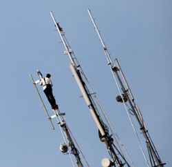 Menkominfo: Telkomsel Belum Inkrah Pailit, Tender 3G Bisa Digelar