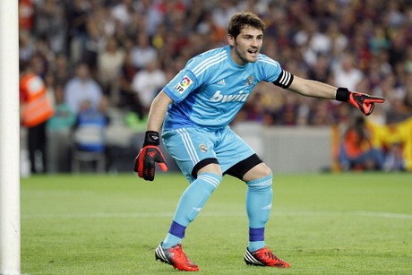 Digosipkan Macam-macam, Casillas Membantah