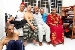 Lansia Hebat yang Harus Mengurus 5 Anak Down Syndrome