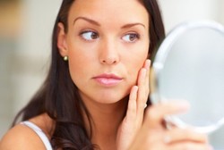 Hindari 7 Kebiasaan Buruk Ini agar Kulit Terhindar dari Penuaan Dini