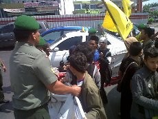 Demo Wapres, 27 Mahasiswa IAIN Semarang Diangkut ke Truk Polisi