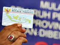 Warga Palmerah Terima e-KTP