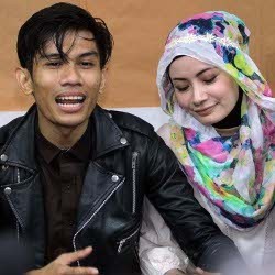 Tria The Cangcuters Tunda Bulan Madu