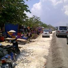 Jembatan Suramadu Kerek Kehidupan Ekonomi Pedagang Sekitar