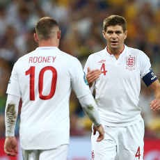 Gerrard: Kapten Inggris? Sabar Dulu, Rooney