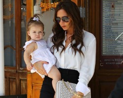 Baru 15 Bulan, Anak Victoria & David Beckham Ikut Kelas Balet