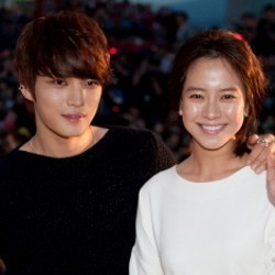 Song Ji Hyo Hampir Tusuk Jaejoong JYJ dengan Pedang Saat Syuting