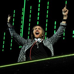Saat David Guetta Beraksi di Balik DJ Booth