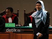Istri Dhana Widyatmika Bersaksi di Tipikor