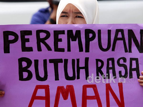 Perempuan Tolak Pemerkosaan Demo Mendikbud