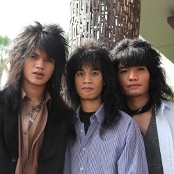 Abad Band Pede dengan Style Rock Klasik