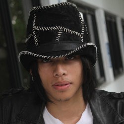 Main Sinetron, Axel Harus Tutupi Tato