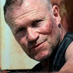 Kembali ke The Walking Dead Season 3, Tangan Merle Dixon Lebih Gaya
