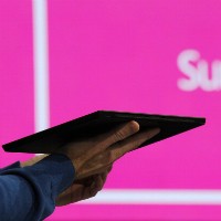 Panaskan Persaingan, Microsoft Siapkan 5 Juta Unit Surface