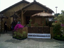 Rumah Lipat Bambu Made in Indonesia Laris Hingga ke Prancis & Haiti