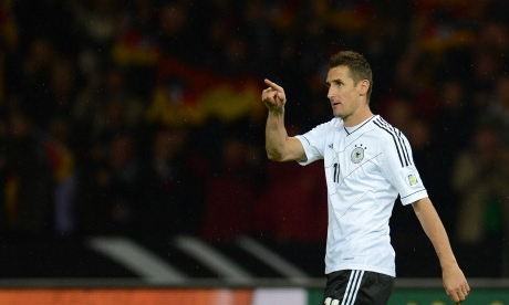 Klose Segera Lewati Rekor Gerd Mueller