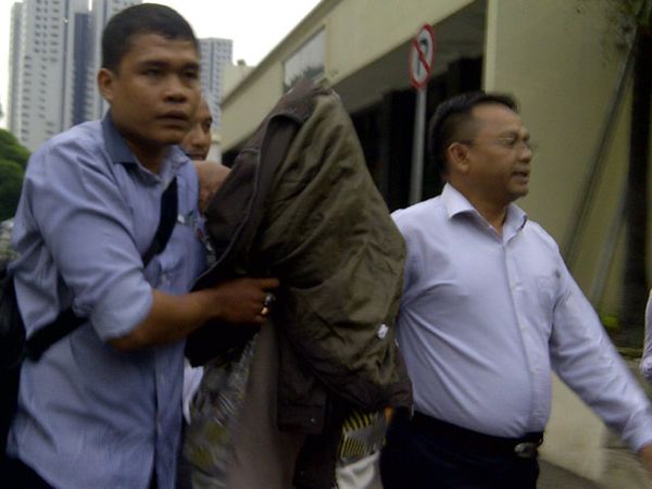 Kasus Pemukulan, Nikita Mirzani Ditahan