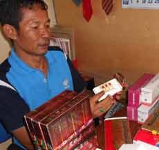 Sita Ribuan Obat Terlarang Dari Razia Toko Jamu