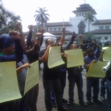 Tolak Kekerasan, Wartawan Bandung Raya Boikot Pemberitaan TNI