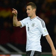Klose Segera Lewati Rekor Gerd Mueller