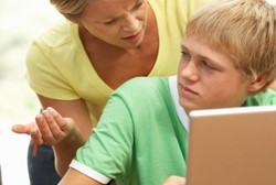 Anak yang Kepergok Nonton Video Porno, Ini Cara Menyikapinya