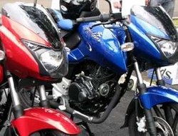 Bajaj Tetap Konsisten dengan 3 Varian Andalan
